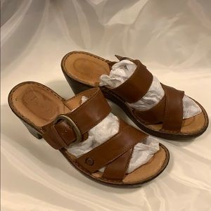 Born sandals